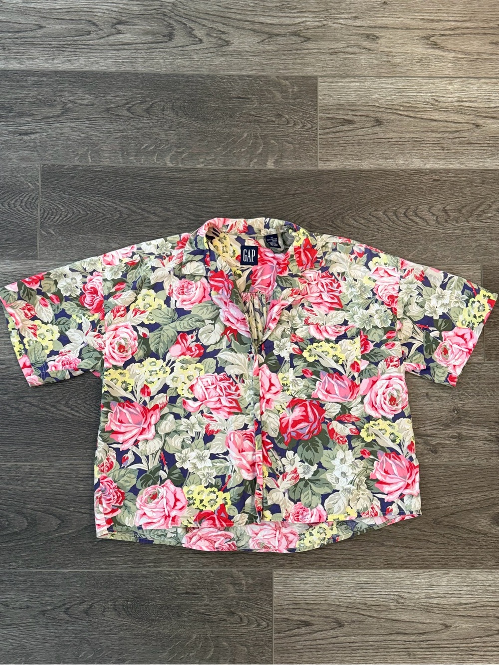 GAP • Colorful Floral Short-Sleeve Button Shirt • 100% Cotton